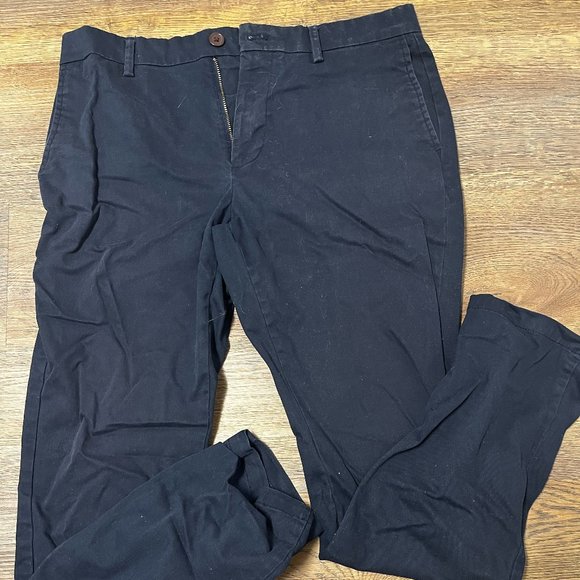 Men's Old Navy Tech Chino Navy Blue 33x32 - Used Built In Flex - Picture 2 of 4